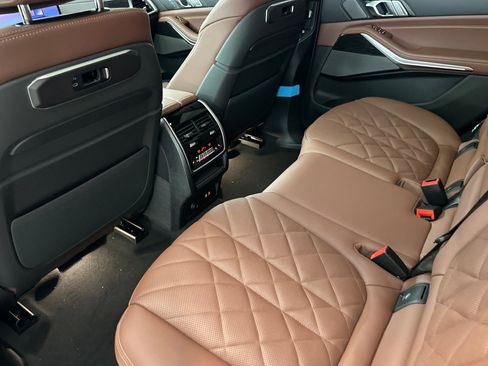 New 2026 BMW X7 xDrive40i w/ M Sport Package AWD/4WD image 22