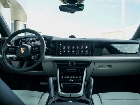 Certified 2025 Porsche Cayenne E-Hybrid image 25
