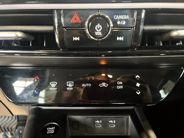 Used 2025 Nissan Kicks SR FWD image 15