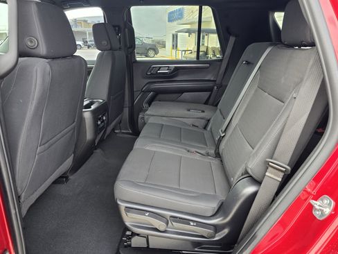 Used 2025 Chevrolet Tahoe LS image 11