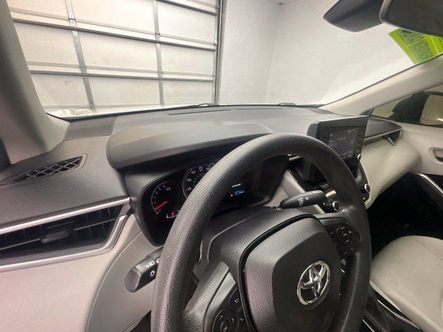 Used 2022 Toyota Corolla Cross L FWD image 16