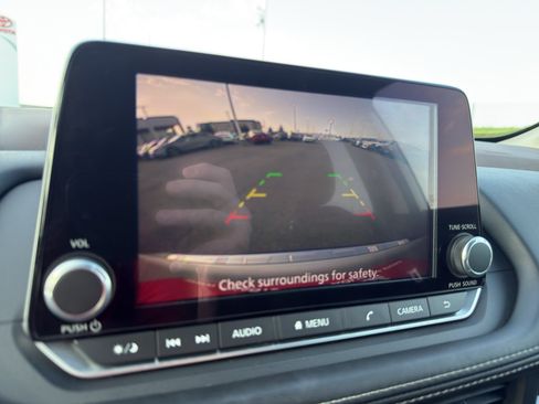 Used 2023 Nissan Rogue SV FWD image 20