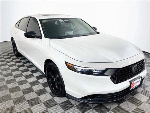 Used 2025 Honda Accord SE image 1