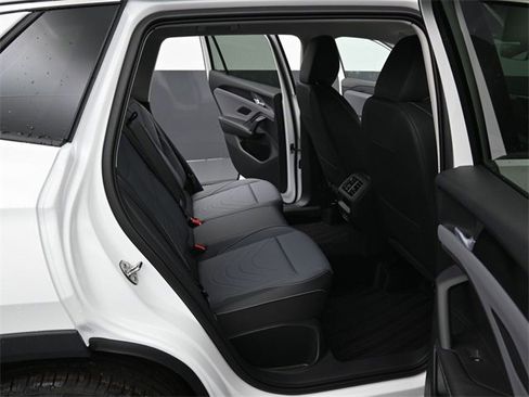 New 2026 Volkswagen Tiguan SE image 13