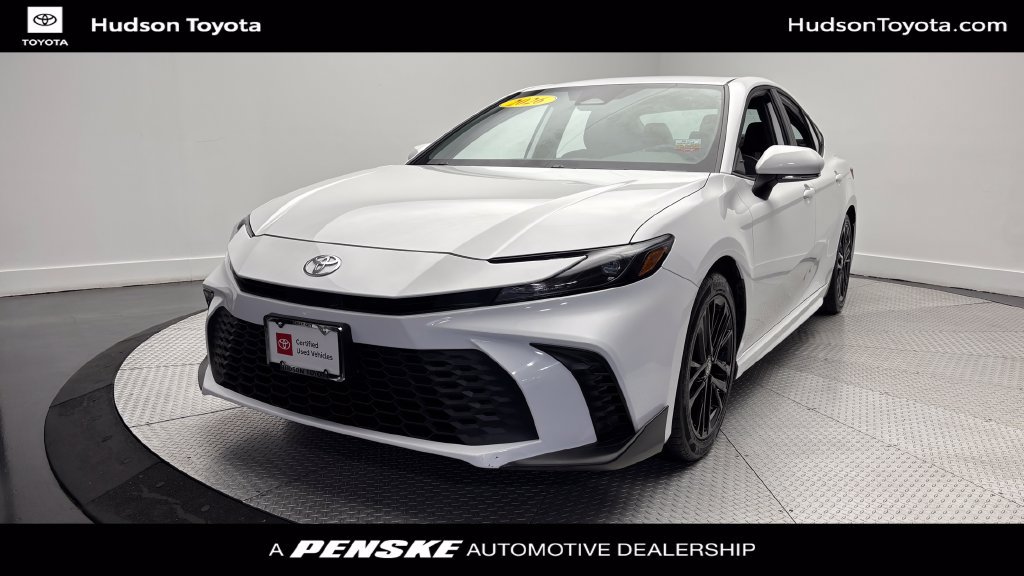 Certified 2026 Toyota Camry SE FWD image 1