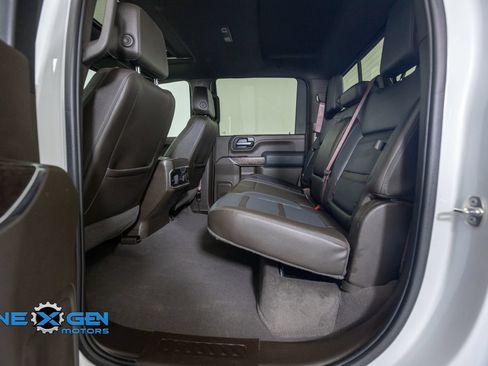 Used 2023 GMC Sierra 2500 Denali w/ Denali Ultimate Package AWD/4WD image 29