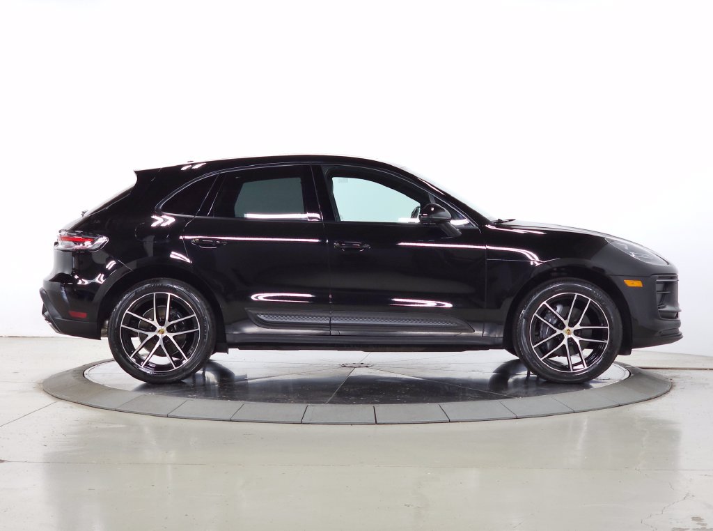 Used 2024 Porsche Macan AWD/4WD image 10
