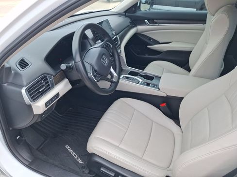 Used 2022 Honda Accord Touring image 16