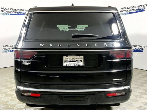 Used 2024 Jeep Wagoneer Series II w/ Flexible Seating Group RWD image 4