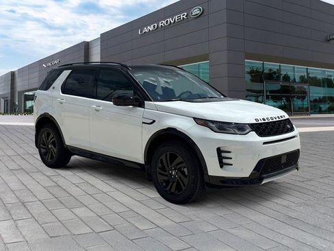 Used 2025 Land Rover Discovery Sport Dynamic SE image 7
