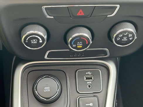 Used 2018 Jeep Compass Sport image 25