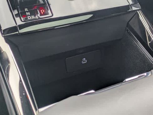 Used 2025 Land Rover Range Rover Sport Dynamic SE image 30