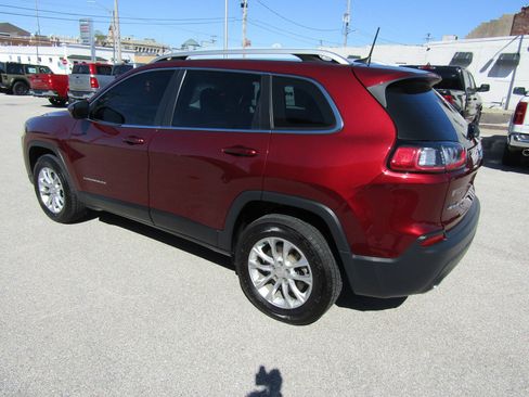 Used 2019 Jeep Cherokee Latitude w/ Cold Weather Group image 5