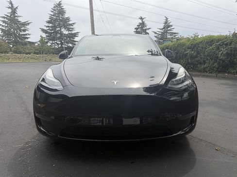 Used 2021 Tesla Model Y Long Range AWD/4WD image 7