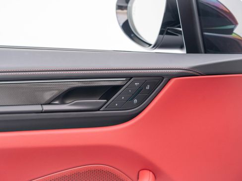 Certified 2026 Porsche Macan GTS Electric image 22