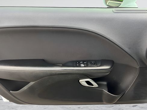 Used 2019 Dodge Challenger SXT RWD image 28