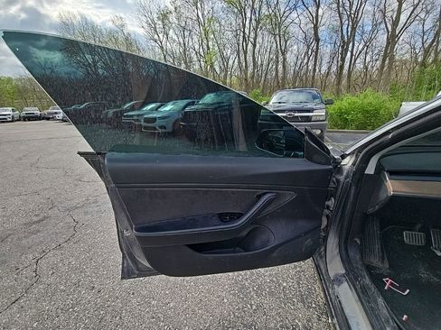 Used 2018 Tesla Model 3 Long Range image 19