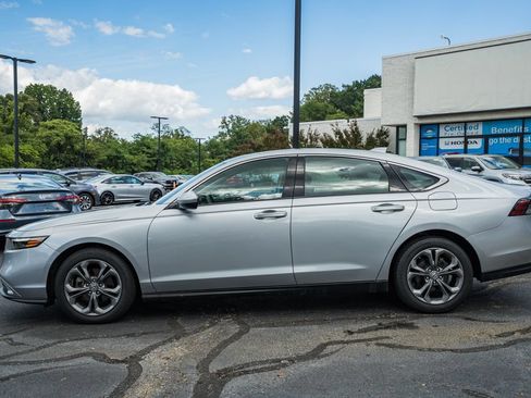 Used 2024 Honda Accord EX image 4