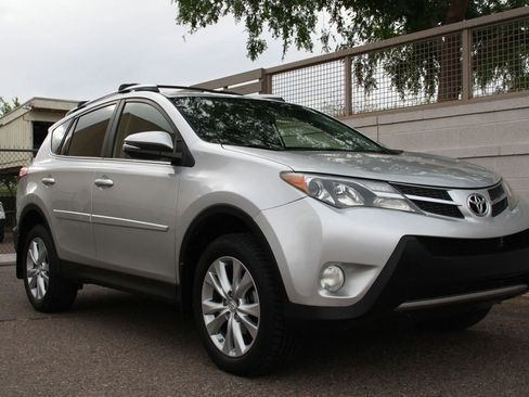 Used 2015 Toyota RAV4 Limited image 2