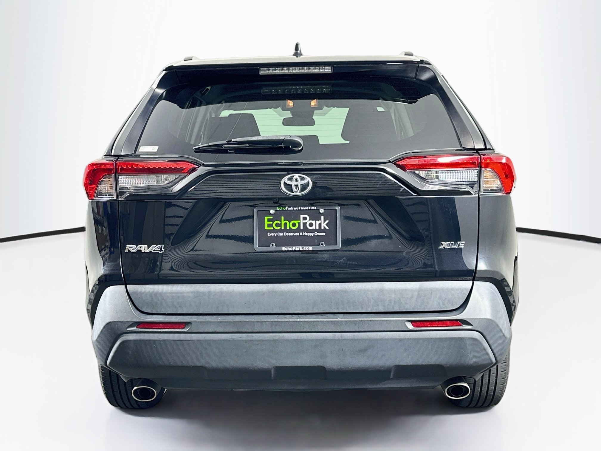 Used 2021 Toyota RAV4 XLE FWD image 7