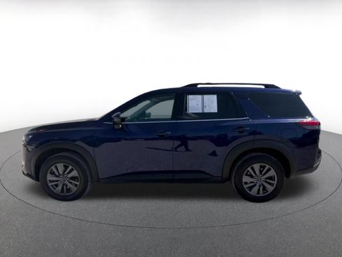 Used 2025 Nissan Pathfinder SV FWD image 7