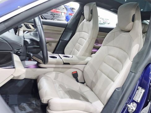 Used 2020 Porsche Taycan Turbo image 32