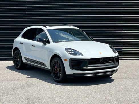New 2025 Porsche Macan GTS image 9