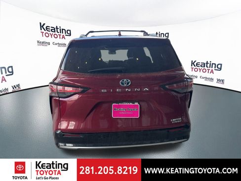Used 2023 Toyota Sienna Limited image 4
