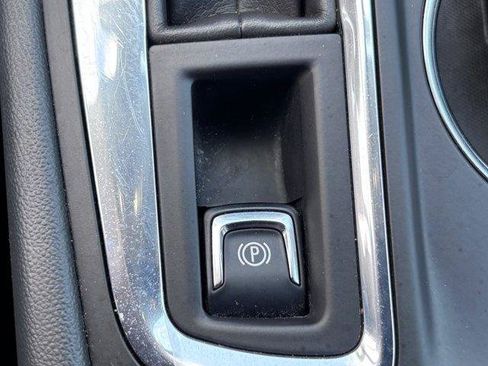 Used 2023 Chevrolet Equinox LT FWD image 30
