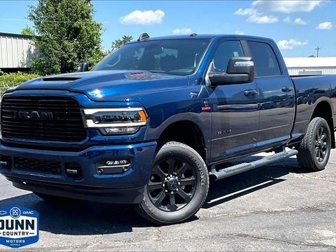 Used 2023 RAM 2500 Laramie AWD/4WD image 1