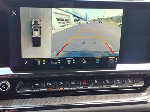 Used 2022 Chevrolet Silverado 1500 ZR2 w/ Technology Package AWD/4WD image 21