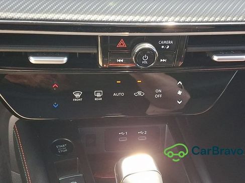 Used 2025 Nissan Kicks SR AWD/4WD image 16