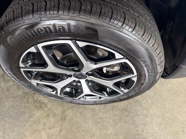 Used 2025 Jeep Compass Limited AWD/4WD image 11