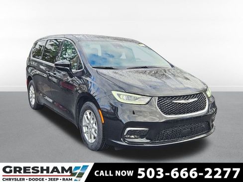 New 2026 Chrysler Pacifica Select image 1