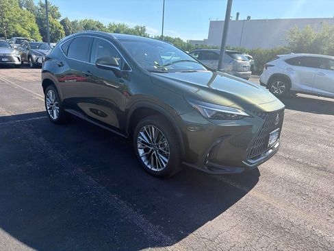 Used 2025 Lexus NX 350h AWD w/ Premium Package image 16