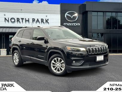 Used 2019 Jeep Cherokee Latitude w/ Popular Appearance Group