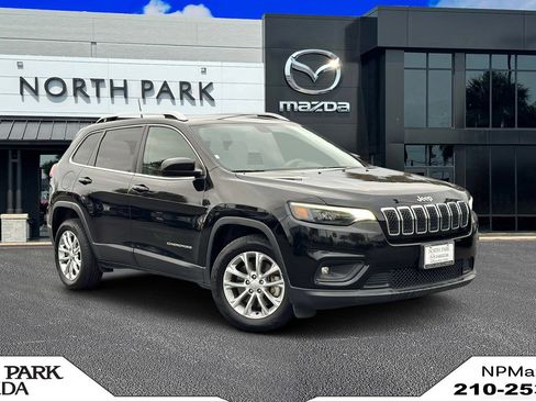 Used 2019 Jeep Cherokee Latitude w/ Popular Appearance Group image 1