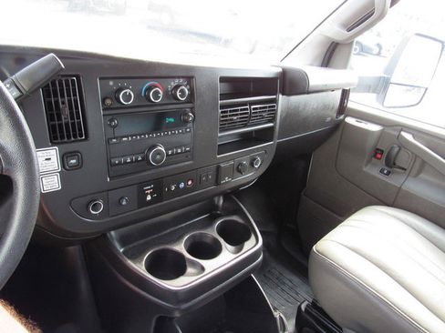 Used 2022 GMC Savana 3500 Extended w/ Power Convenience Package RWD image 33