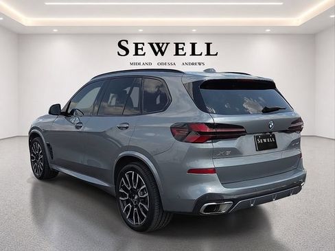 Used 2025 BMW X5 sDrive40i w/ M Sport Package RWD image 3