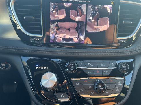 New 2026 Chrysler Pacifica Pinnacle image 24
