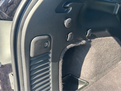 Used 2018 Jeep Grand Cherokee Limited image 28