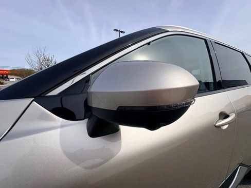Used 2023 Nissan Rogue SL AWD/4WD image 6