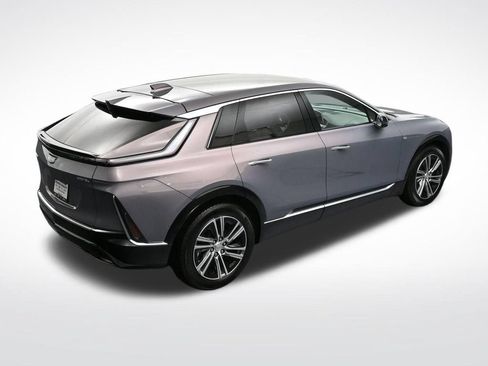 Certified 2025 Cadillac Lyriq Luxury AWD/4WD image 20