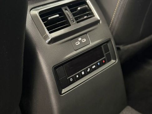 Used 2024 MAZDA CX-90 Plug-In Hybrid w/ Preferred AWD/4WD image 18