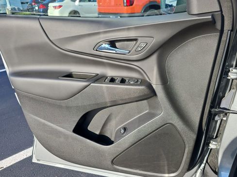 Used 2024 Chevrolet Equinox LT image 28