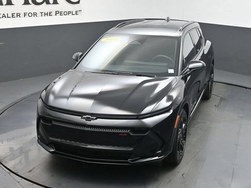 Used 2024 Chevrolet Equinox EV RS FWD image 47
