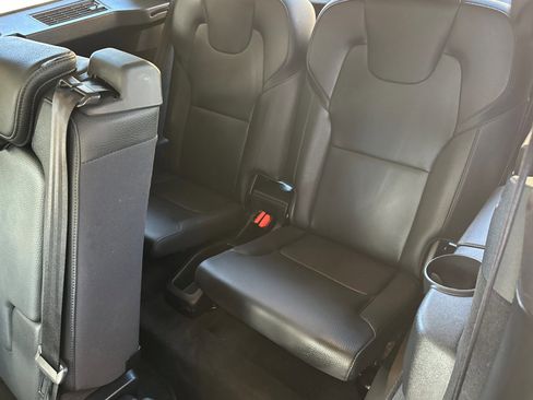 Certified 2025 Volvo XC90 B6 Plus image 17