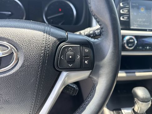 Used 2016 Toyota Highlander XLE FWD image 15