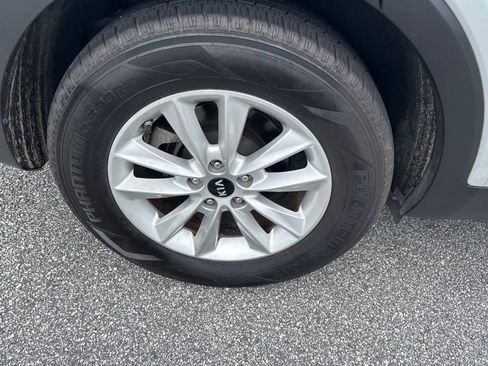 Used 2019 Kia Sorento L FWD image 10