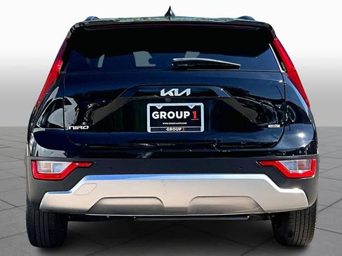 Used 2024 Kia Niro EX FWD image 8